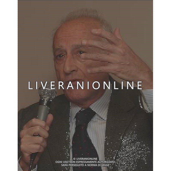 MILANO 13 FEBBRAIO 2007 MAURZIO POLLINI PRESENTA LA NUOVA EDIZIONE DEI NOTTURNI DI CHOPIN NELLA FOTO: MAURIZIO POLLINI PH FRANKY-AG ALDO LIVERANI