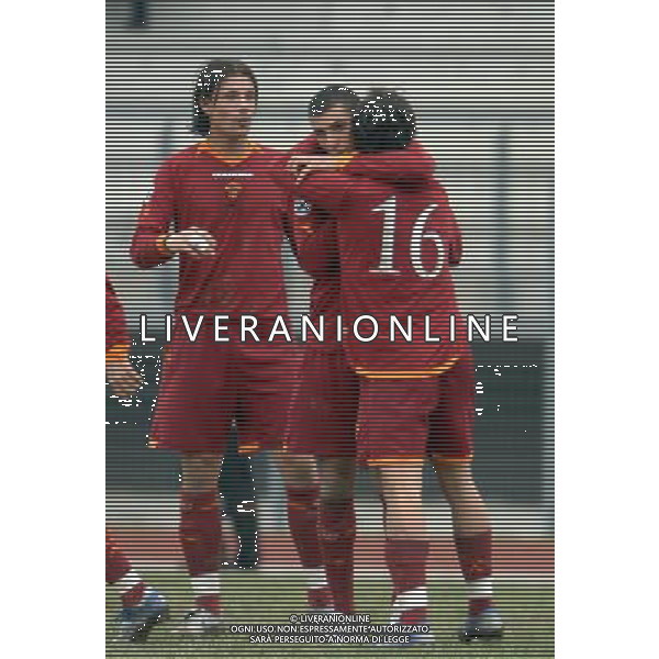 Vicenza - Roma 59¡Torneo Mondiale di Calcio Giovanile \'Coppa Carnevale\' di Viareggio - San Giuliano Terme(PI) - 14.02.2007 Nella Foto: abbracci Esulatanza Roma Ph.Vitez/Ag. Aldo Liverani