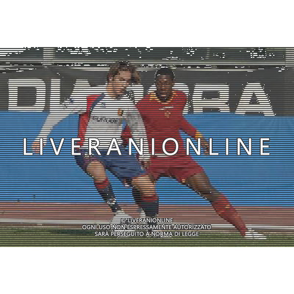 Roma - Genoa finale 59¡ Torneo \'Coppa Carnevale\' di Viareggio 19.02.2007 - Viareggio Nella Foto: Dos Santos Pirestia Gio(Genoa)-Okaka Stefano(Roma) Ph.Vitez/Ag. Aldo Liverani