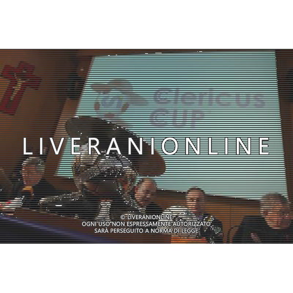Roma, 20 02 2007 Conferenza stampa di presentazione della \'Clericus Cup\' prima edizione del campionato di calcio per preti e seminaristi provenienti da tutto il mondo promosso dal Csi. Nella foto: la coppa del primo classificato viene presentata alla sta