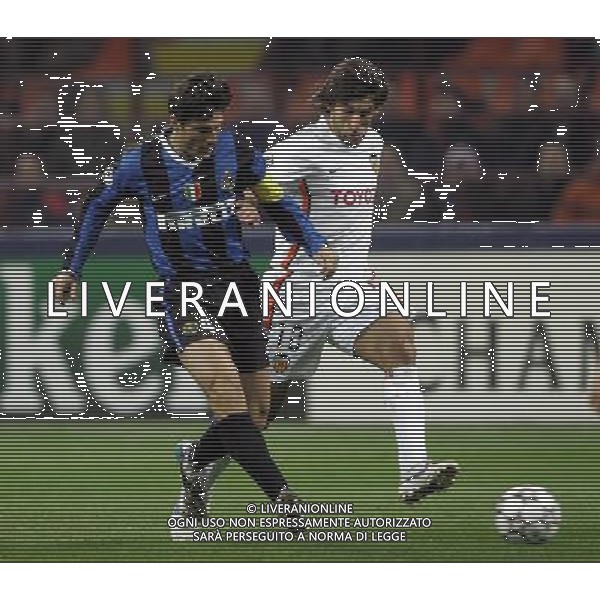 Milano 21/02/2007 Champions League 2006/07 inter-valencia 2:2 nella foto angulo miguel angel e zanetti javier ph marco luzzani/ag aldo liverani s.a.s.