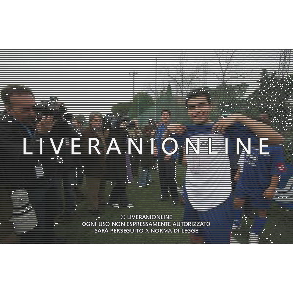 Roma, Oratorio S.Pietro 24 02 2007 Clericus Cup primo campionato di calcio per preti e seminaristi provenienti da tutto il mondo. Partita di inizio torneo il collegio \'Mater Ecclesiae\' (in maglia blu) e \'Gregoriana\' (in maglia bianca). nella foto il centr