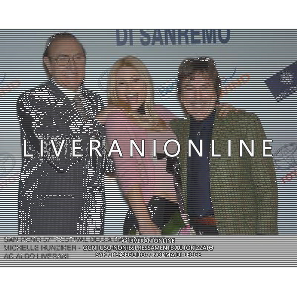 SAN REMO 26 FEBBRAIO 2007 SAN REMO 57¡ FESTIVAL DELLA CANZONE 2007 NELLA FOTO: PIPPO BAUDO MICHELLE HUNZIKER E FABRIZIO DEL NOCE AG ALDO LIVERANI