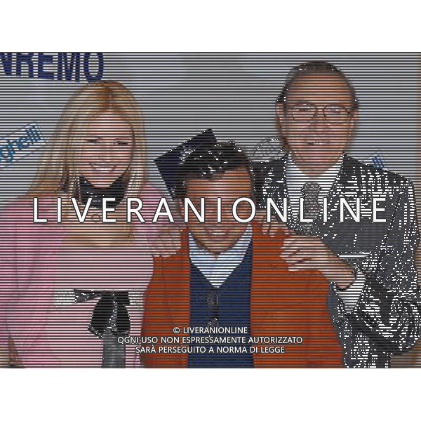 Conferenza stampa iniziale 57¡ festival della canzone Italiana di Sanremo 26/02/2007 nella foto Michelle Hunziker con Pippo Baudo e Piero Chiambretti ph Baiamonte/ag. aldo liverani