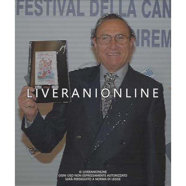 57¡ FESTIVAL DELLA CANZONE ITALIANA SANREMO CONFERENZA STAMPA PRIMA SERATA 27/02/2007 NELLA FOTO PIPPO BAUDO PRESENTA IL PROGRAMMA PH Baiamonte/AG. ALDO LIVERANI