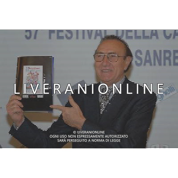 57¡ FESTIVAL DELLA CANZONE ITALIANA SANREMO CONFERENZA STAMPA PRIMA SERATA 27/02/2007 NELLA FOTO PIPPO BAUDO PRESENTA IL PROGRAMMA PH Baiamonte/AG. ALDO LIVERANI