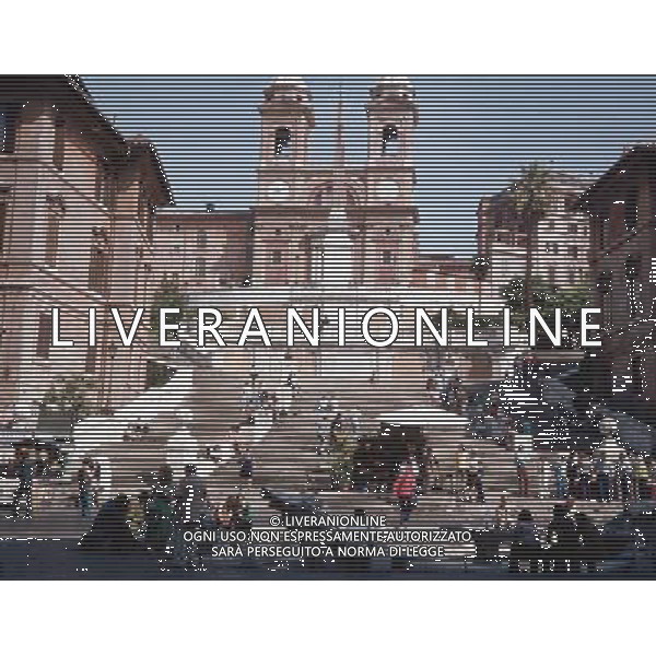 CITTA\' 2004 NELLA FOTO PIAZZA DI SPAGNA A ROMA AGENZIA ALDO LIVERANI