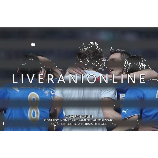 ITALIA-FINLANDIA 29-03-2003 NELLA FOTO ABBRACCI ITALIA FOTO MARCO LUZZANI-AGENZIA ALDO LIVERANI