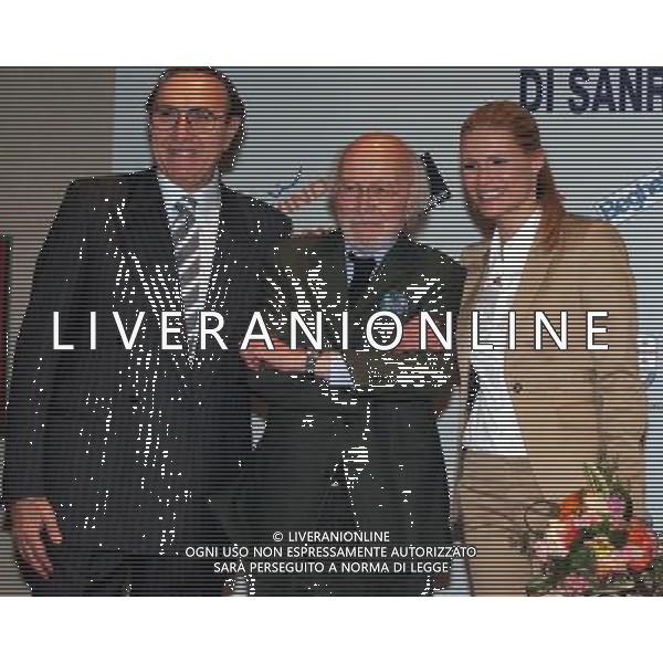 SANREMO 2/3/2007 57° FESTIVAL DELLA CANZONE ITALIANA NELLA FOTO PIPPO BAUDO, ARMANDO TROVAJOLI E MICHELLE HUNZIKER FOTO ROMANO/AG ALDO LIVERANI