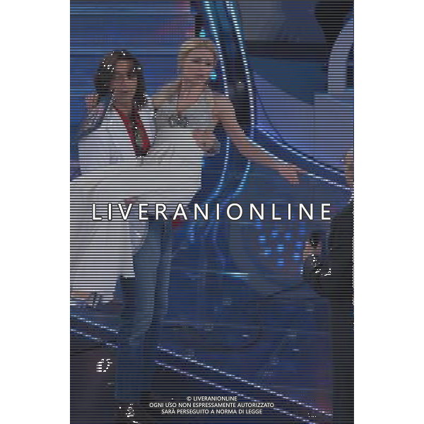 57 festival della canzone italiana Sanremo 02/03/2007 nella foto neri marcore\' che imita Ligabue con michelle hunziker ph AG/Ag. Aldo Liverani