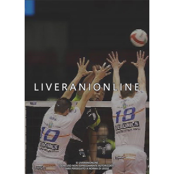 milano 03-03-2007 ergo volley land 2007 tim cup A1 final four m. roma volley - maggiora latina nella foto hernandez, gbric e bjelica ph marco luzzani/ag. aldo liverani s.a.s.