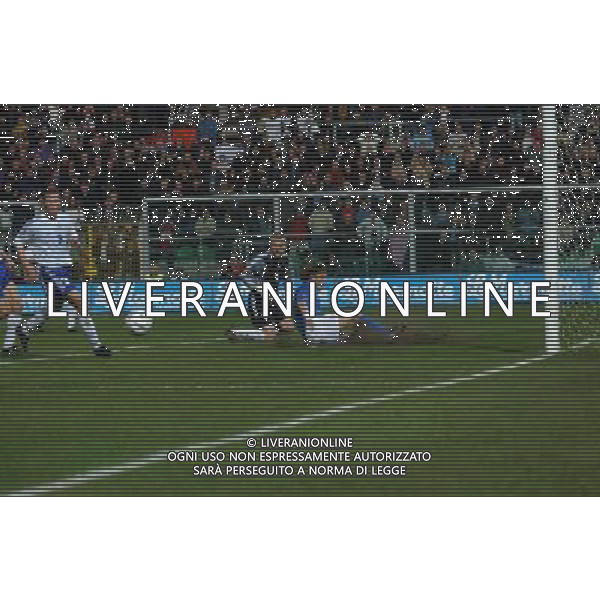 ITALIA-FINLANDIA 29-03-2003 NELLA FOTO TOTTI FRANCESCO NIEMI ANTTI FOTO MARCO LUZZANI-AGENZIA ALDO LIVERANI