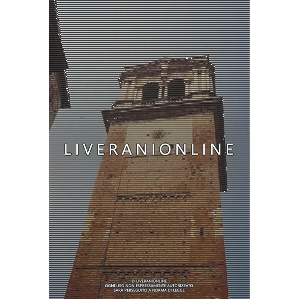 PAVIA - LA TORRE CIVICA DEL DUOMO PRIMA DEL CROLLO DEL 1989 - ph TORRES/AGENZIA ALDO LIVERANI