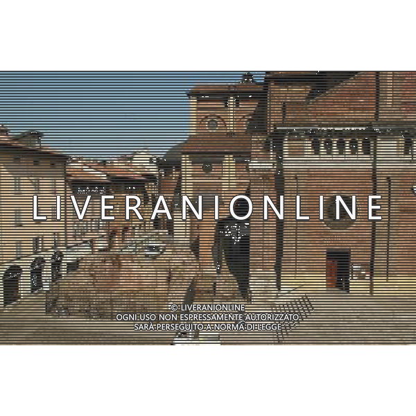 PAVIA - LA TORRE CIVICA IN PIAZZA DUOMO DOPO IL CROLLO DEL 1989 - ph TORRES/AGENZIA ALDO LIVERANI