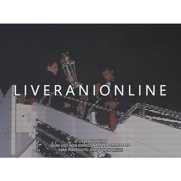 Milan Campione Coppa Intercontinentale 9/12/1990 Milan-Olimpya Assuntion (Paraguay) giocata a Tokyo nella foto Franco Baresi e Paolo Maldini con la Coppa ph archivio Aldo Liverani