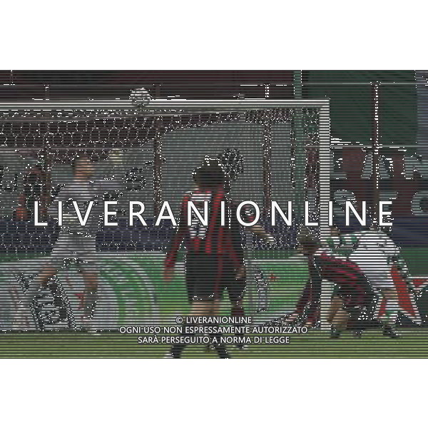Milan - Celtic Glasgow Champions League Ottavi di Ritorno 07/03/2007 nella foto traversa di massimo ambrosini ph luzzani/Ag. Aldo Liverani