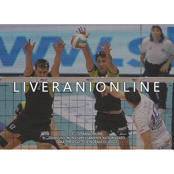 Milano 03/03/2007 TIM CUP A1Final Four 2007 M. Roma Volley - Maggiora Latina nella foto kooistra wytze, molteni marco, grbic vladimir ph marco luzzani/ag aldo liverani s.a.s.