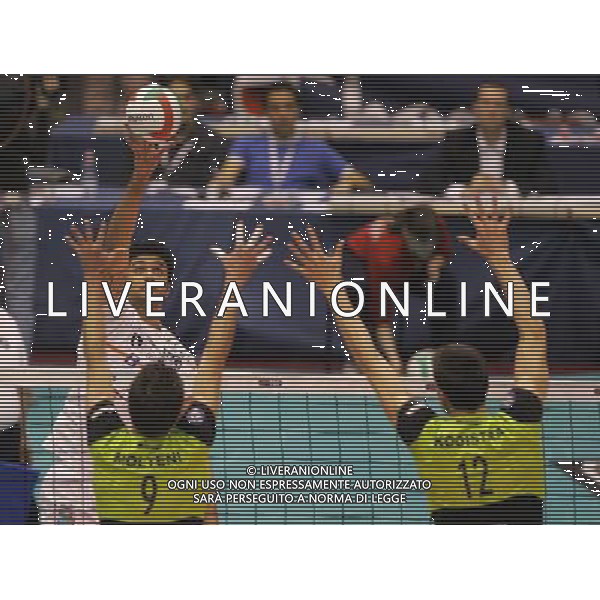 Milano 03/03/2007 TIM CUP A1Final Four 2007 M. Roma Volley - Maggiora Latina nella foto leandro vissotto neves, molteni marco e kooistra wytze ph marco luzzani/ag aldo liverani s.a.s.