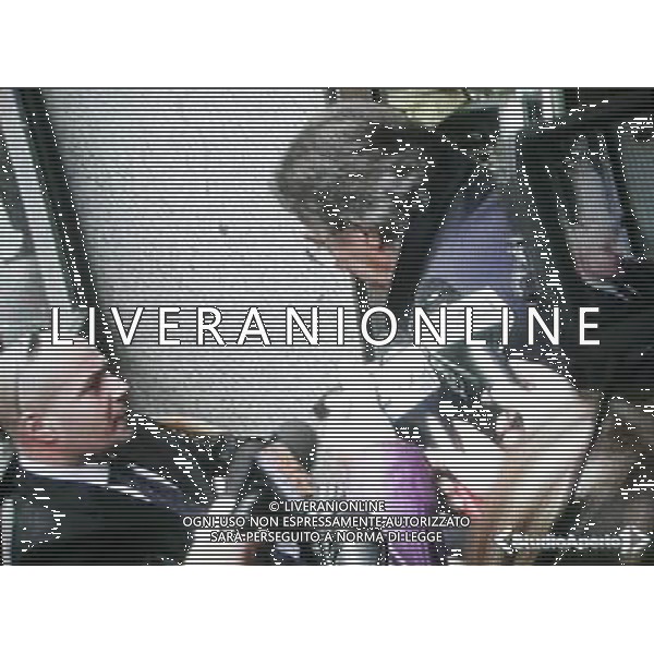 IMMAGINI TELEVISIVE STUDIO APERTO OBBLIGATORIO CITARE LA FONTE TELEVISIVA 19/03/2007 NELLA FOTO MASSIMO MORATTI DISCUTE CON UN CLIENTE DEL BAR CHE CONTESTAVA IL PRESIDENTE AG ALDO LIVERANI