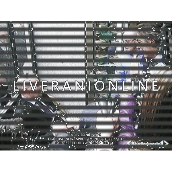 IMMAGINI TELEVISIVE STUDIO APERTO OBBLIGATORIO CITARE LA FONTE TELEVISIVA 19/03/2007 NELLA FOTO MASSIMO MORATTI DISCUTE CON UN CLIENTE DEL BAR CHE CONTESTAVA IL PRESIDENTE AG ALDO LIVERANI
