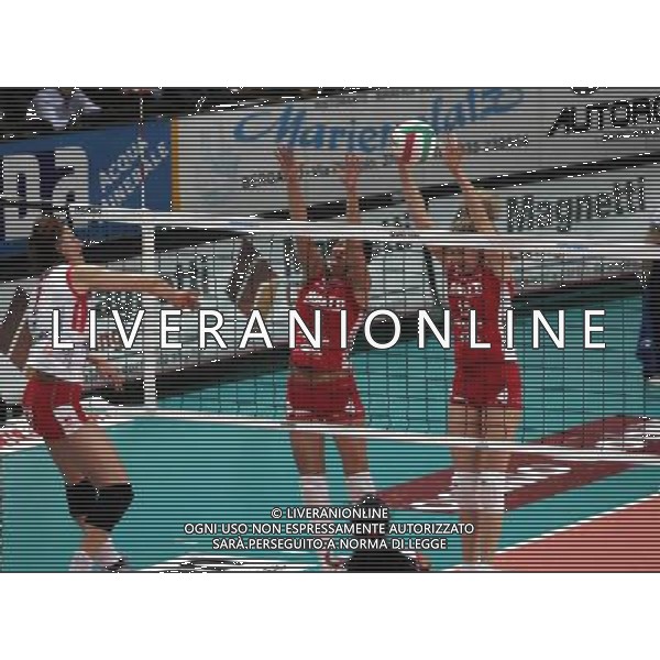 Foppa pedretti bergamo- Minetti Vicenza Volley Femminile 20/03/2007 nella foto muro vicenza ph Mariani/Ag. Aldo Liverani
