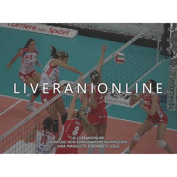 Foppa pedretti bergamo- Minetti Vicenza Volley Femminile 20/03/2007 nella foto la schiacciata della Poljak ph Mariani/Ag. Aldo Liverani
