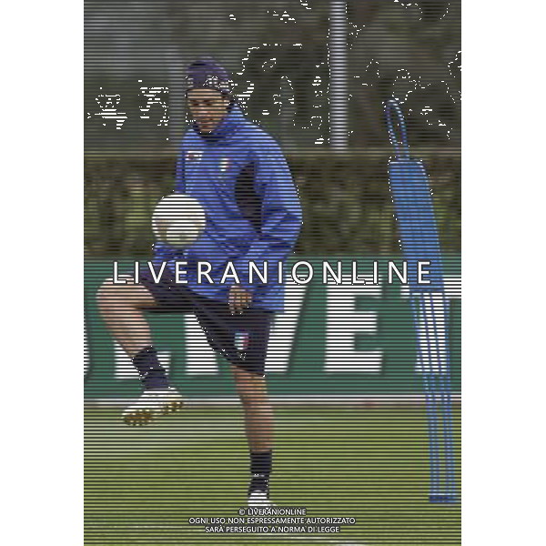 COVERCIANO 21/03/2007 NELLA FOTO LUca Toni durante gli allenamenti a Coverciano oggi pomeriggio. AG ALDO LIVERANI