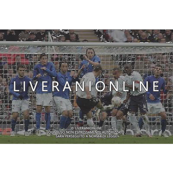 Inghilterra - Italia U21 amichevole prima partita giocata nel nuovo stadio di Wembley a Londra 24/03/2007 nella foto il gol su punizione di David Bentley del 1-1 pic Marcello Pozzetti ©GS/IPS Photo Agency/Ag. Aldo Liverani