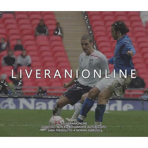 Inghilterra - Italia U21 amichevole prima partita giocata nel nuovo stadio di Wembley a Londra 24/03/2007 nella foto David Bentley e Giampaolo Pazzini pic Marcello Pozzetti ©GS/IPS Photo Agency/Ag. Aldo Liverani