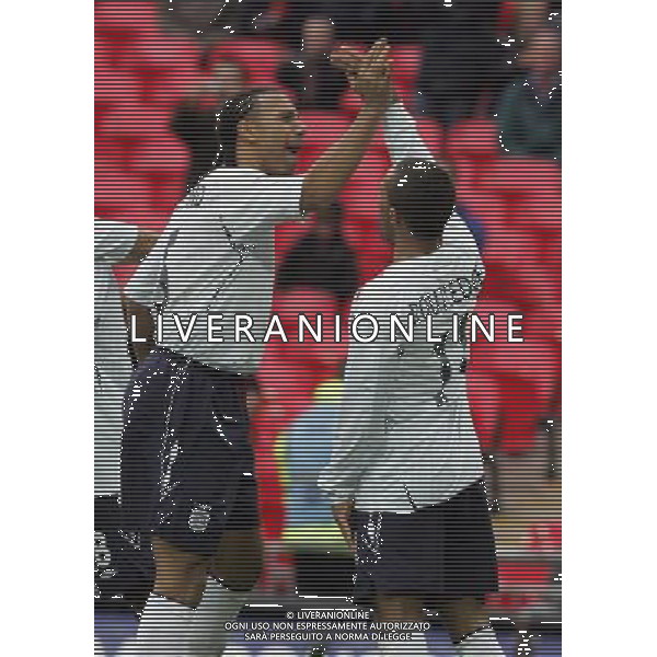 Inghilterra - Italia U21 amichevole prima partita giocata nel nuovo stadio di Wembley a Londra 24/03/2007 nella foto esultanza dopo il gol di Wayne Routledge del 2-1 con Anton Ferdinand pic Marcello Pozzetti ©GS/IPS Photo Agency/Ag. Aldo Liverani