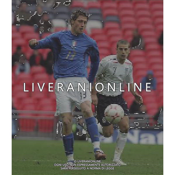 Inghilterra - Italia U21 amichevole prima partita giocata nel nuovo Stadio di Wembley 24/03/2007 nella foto Andrea Coda e David Bentley pic Marcello Pozzetti©GS/IPS Photo Agency/Ag. Aldo Liverani