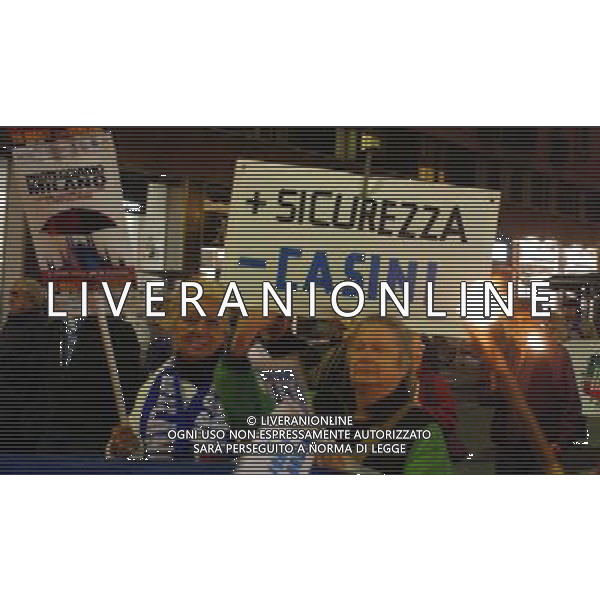 MILANO 26/03/2007 MANIFESTAZIONE PER PIU\' SICUREZZA A MILANO. NELLA FOTO : STRISCIONE DEI MANIFESTANTI FOTO: PIER MARCO TACCA/ALDO LIVERANI