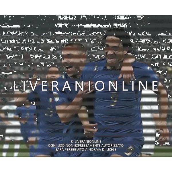 Italia - Scozia - Qualificazioni EURO 2008 Bari - 28 / 03 / 2007 - Stadio \'San Nicola\' - nella foto: esultanza dopo il Gol di Luca Toni con daniele de rossi ph Corradetti / ag. Aldo Liverani