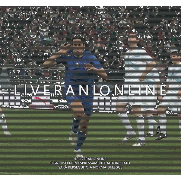 Italia - Scozia - Qualificazioni EURO 2008 Bari - 28 / 03 / 2007 - Stadio \'San Nicola\' - nella foto: esultanza dopo il Gol di Luca Toni ph Corradetti / ag. Aldo Liverani