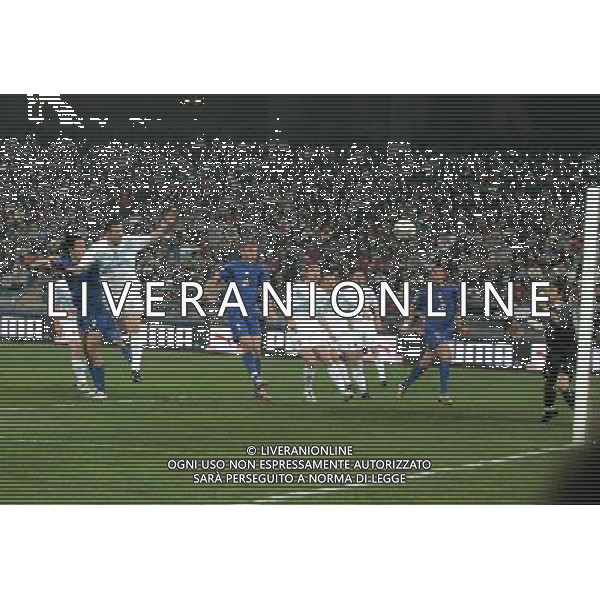 Italia - Scozia - Qualificazioni EURO 2008 Bari - 28 / 03 / 2007 - Stadio \'San Nicola\' - nella foto: il Gol di Luca Toni ph Corradetti / ag. Aldo Liverani