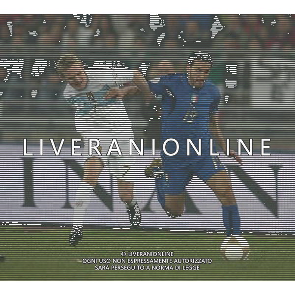 Bari - 28 / 03 / 2007 - Stadio \'San Nicola\' - Qualificazioni EURO 2008 - Italia Vs Scozia - nella foto: Zambrotta e Gary Teale ph Corradetti / ag. Aldo Liverani