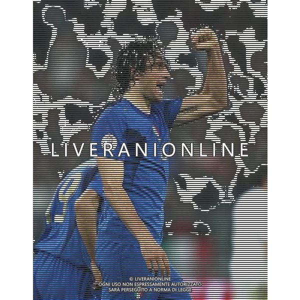 Bari - 28 / 03 / 2007 - Stadio \'San Nicola\' - Qualificazioni EURO 2008 - Italia Vs Scozia - nella foto: Luca TONI esulta dopo il raddoppio ph Corradetti / ag. Aldo Liverani