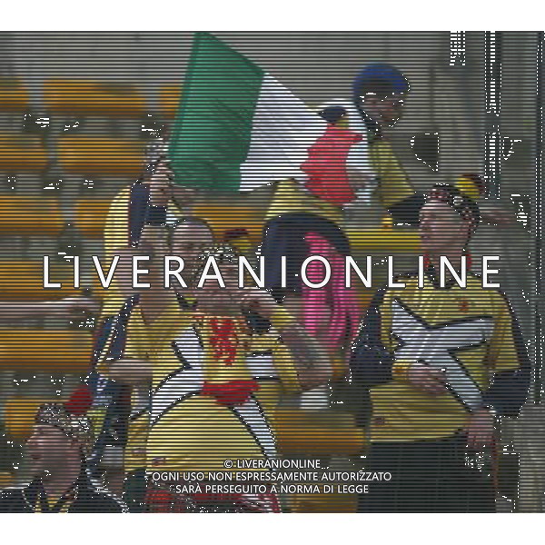 Bari - 28 / 03 / 2007 - Stadio \'San Nicola\' - Qualificazioni EURO 2008 - Italia Vs Scozia - nella foto: Tifosi sugli spalti ph Corradetti / ag. Aldo Liverani