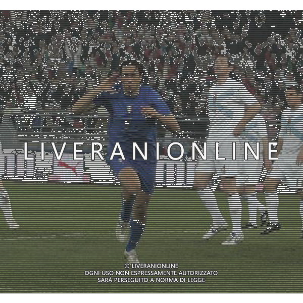 Bari - 28 / 03 / 2007 - Stadio \'San Nicola\' - Qualificazioni EURO 2008 - Italia Vs Scozia (2-0) - nella foto: Toni esulta dopo il gol ph Corradetti / ag. Aldo Liverani