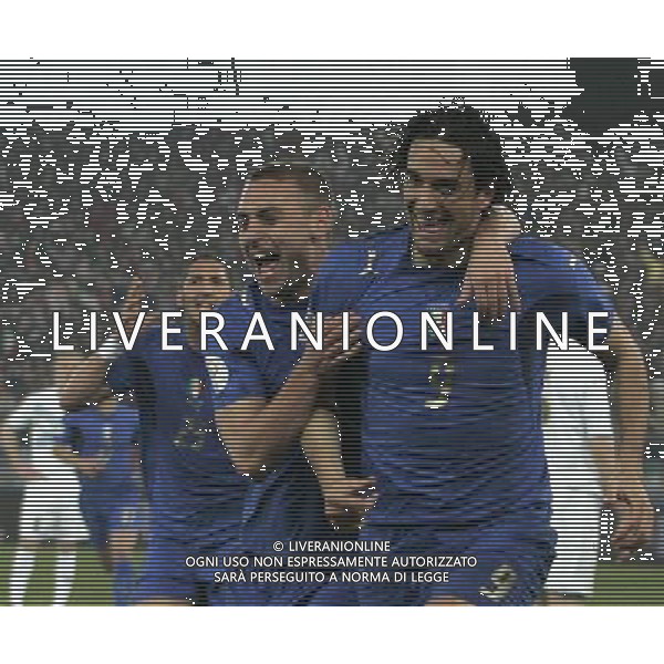 Bari - 28 / 03 / 2007 - Stadio \'San Nicola\' - Qualificazioni EURO 2008 - Italia Vs Scozia (2-0) - nella foto: Toni e De Rossi esultano dopo il gol ph Corradetti / ag. Aldo Liverani