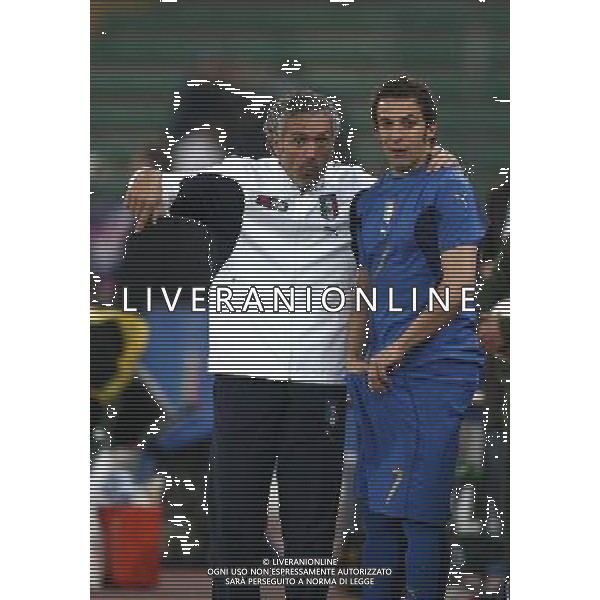 Bari - 28 / 03 / 2007 - Stadio \'San Nicola\' - Qualificazioni EURO 2008 - Italia Vs Scozia (2-0) - nella foto: Roberto DONADONI da istruzioni ad Alessandro DEL PIERO ph Corradetti / ag. Aldo Liverani