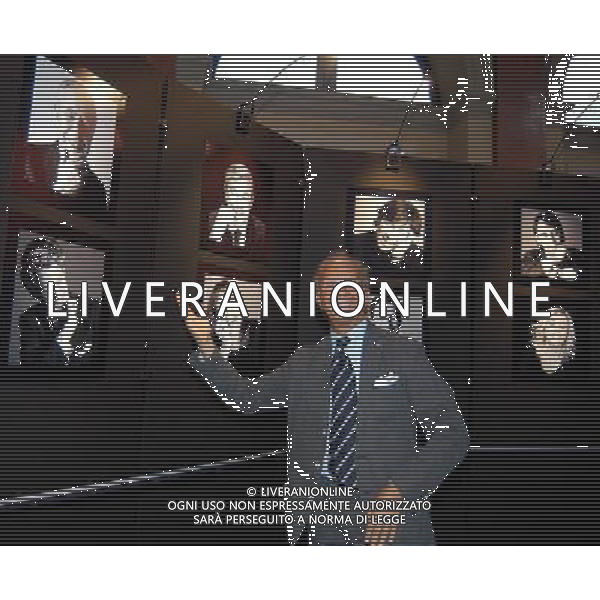 MILANO 15\9\2003 INAUGURATA ALLA FONDAZIONE CIECHI IN VIA VIVAIO LA MOSTRA DI BOB KRIEGER AD OCCHI CHIUSI NELLA FOTO BOB KRIEGER NELLA FOTO BOB KRIEGER FOTO ERMES BELTRAMI AG ALDO LIVERANI