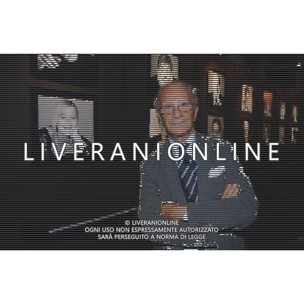 MILANO 15\9\2003 INAUGURATA ALLA FONDAZIONE CIECHI IN VIA VIVAIO LA MOSTRA DI BOB KRIEGER AD OCCHI CHIUSI NELLA FOTO BOB KRIEGER NELLA FOTO BOB KRIEGER FOTO ERMES BELTRAMI AG ALDO LIVERANI