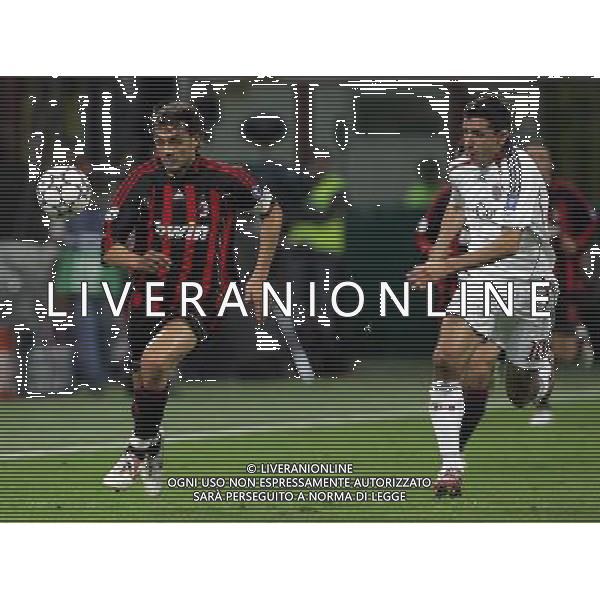 Milano 03/04/2007 champions league 2006/07 milan-bayern monaco 2:2 nella foto maldini e makaay ph marco luzzani/ag aldo liverani s.a.s.