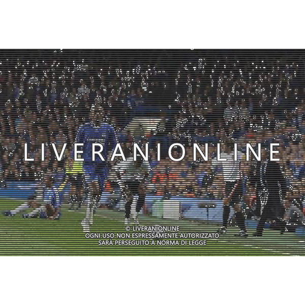 Chelsea - Valencia, Champions League Quarter Final First Leg, Stamford Bridge, London , Date 040407 nella foto Jose Mourinho e Ashlet Cole Ph by Marcello Pozzetti IPS /Ag. Aldo Liverani