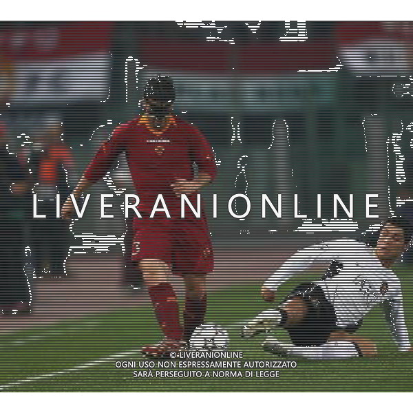 Roma - Manchester United - UEFA Champions League Andata Quarti di Finale Stadio Olimpico 04/04/2007 nella foto: Cristian Chivu e Cristiano Ronaldo ph Corradetti / Ag. Aldo Liverani