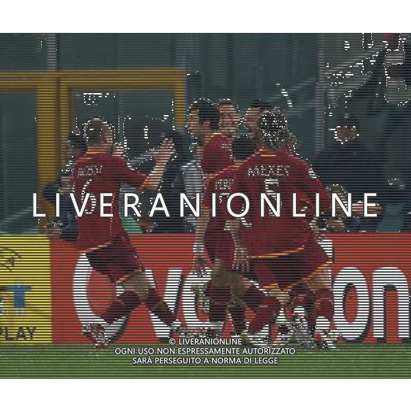 Roma - Manchester United - UEFA Champions League Andata Quarti di Finale Stadio Olimpico 04/04/2007 nella foto: Esultanza dei giocatori della Roma dopo il gol del raddoppio di Mirko VUCINIC ph Corradetti / Ag. Aldo Liverani