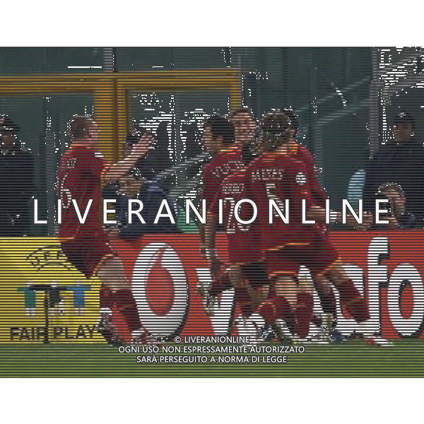 Roma - Manchester United - UEFA Champions League Andata Quarti di Finale Stadio Olimpico 04/04/2007 nella foto: Esultanza dei giocatori della Roma dopo il gol del raddoppio di Mirko VUCINIC ph Corradetti / Ag. Aldo Liverani