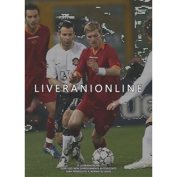 Roma - Stadio Olimpico - 04 / 04 / 2007 - UEFA Champions League 2006-2007 - Andata Quarti di Finale - Roma Vs Manchester United (2-1) - nella foto: Christian WILHELMSSON e Ryan GIGGS ph Corradetti / Ag. Aldo Liverani