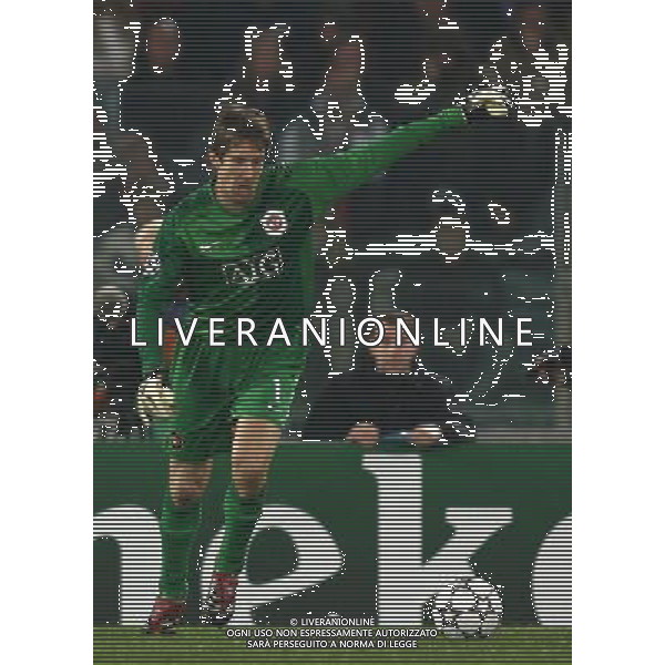 Roma - Stadio Olimpico - 04 / 04 / 2007 - UEFA Champions League 2006-2007 - Andata Quarti di Finale - Roma Vs Manchester United (2-1) - nella foto: Edwin VAN DER SAR ph Corradetti / Ag. Aldo Liverani